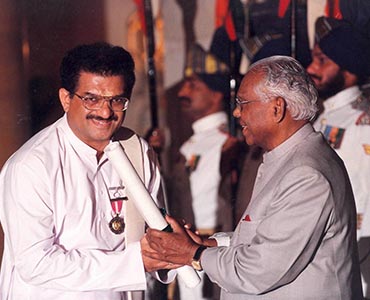 http://demo.sdmesociety.in/veerendrahegde/wp-content/uploads/2022/07/Padmabhushanaawardcopy.jpg
