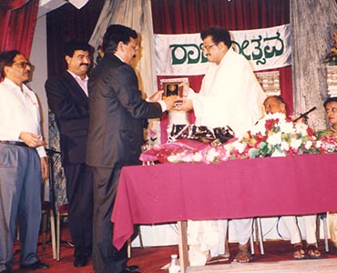 http://demo.sdmesociety.in/veerendrahegde/wp-content/uploads/2022/07/RAJYOTSAVAAWARD-2.jpg