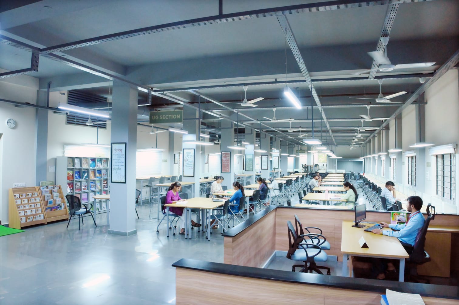 Digital Library & Computer Lab (28 Systems)